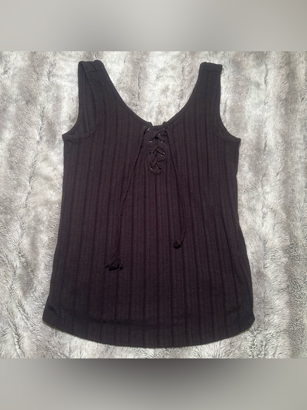 women’s small ‘Maurice’s’ dark gray/black lace up tank top